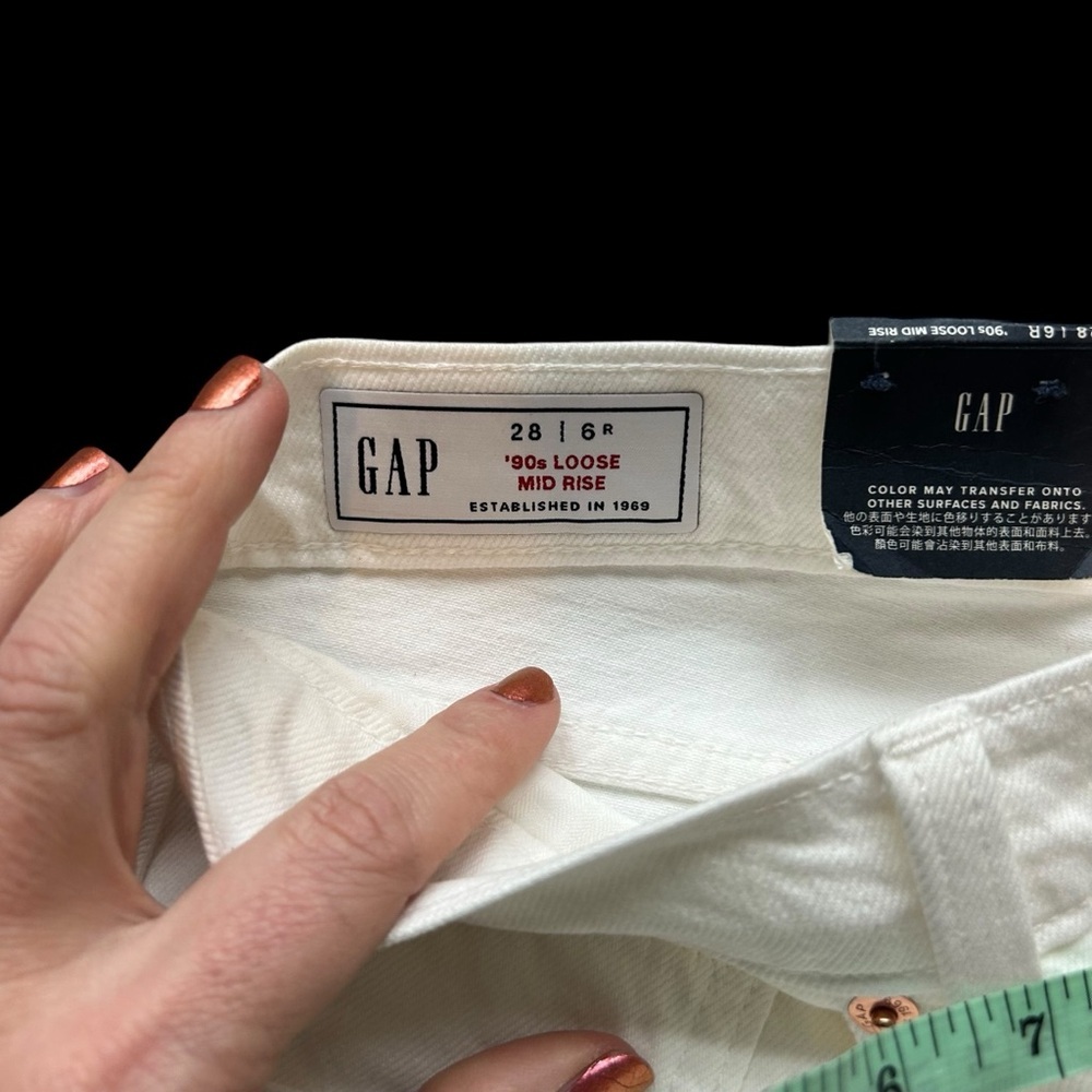NWT Gap white mid rise split hem ‘90s loose jeans size 28 relaxed straight loose - Picture 4 of 10